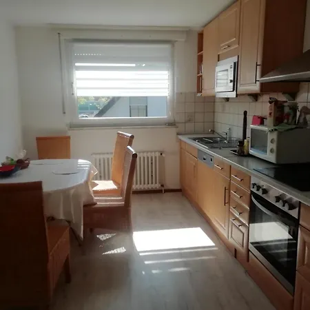 شقة 2 Zimmer-wohnung Mit Grossem Sonnenbalkon *