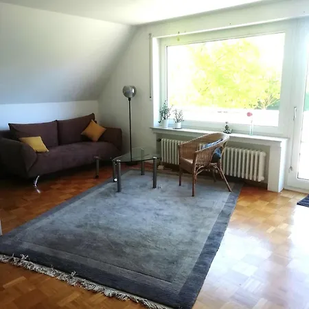 2 Zimmer-wohnung Mit Grossem Sonnenbalkon شقة *
