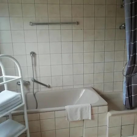2 Zimmer-wohnung Mit Grossem Sonnenbalkon شقة *